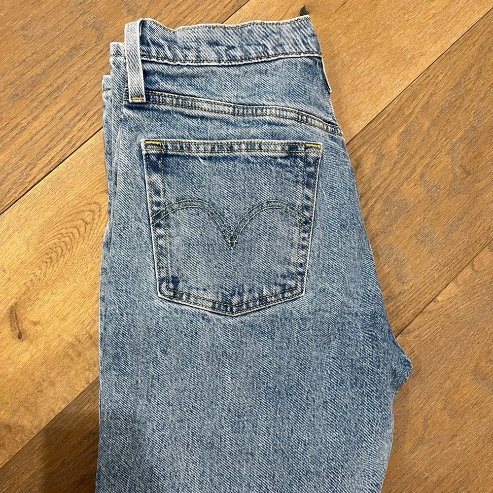 Levi 501 Skinny Jeans - Picture 3 of 3